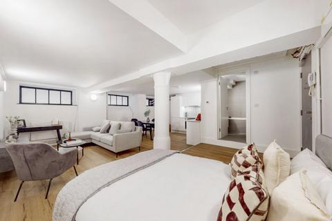 Studio to rent, E8