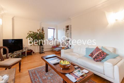 2 bedroom apartment to rent, William Morris Way, Fulham SW6