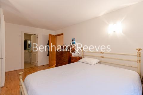 2 bedroom apartment to rent, William Morris Way, Fulham SW6