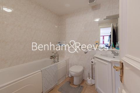 2 bedroom apartment to rent, William Morris Way, Fulham SW6