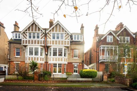 2 bedroom flat for sale, Grimston Gardens, Folkestone CT20