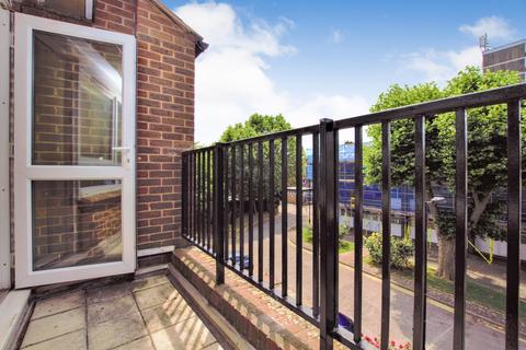 1 bedroom flat to rent, Green Walk Southwark SE1