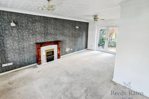 3 bedroom semi-detached house for sale, Cranmere Close, Cheshire CW9