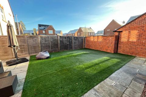 3 bedroom detached house for sale, Taylor Way, Warwick