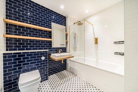 3 bedroom terraced house to rent, Orchard Place, London E14