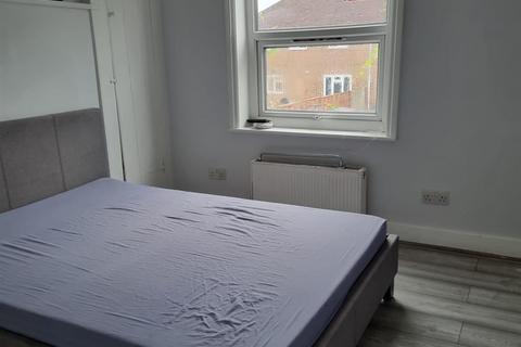 5 bedroom terraced house for sale, Ambleside Road, London