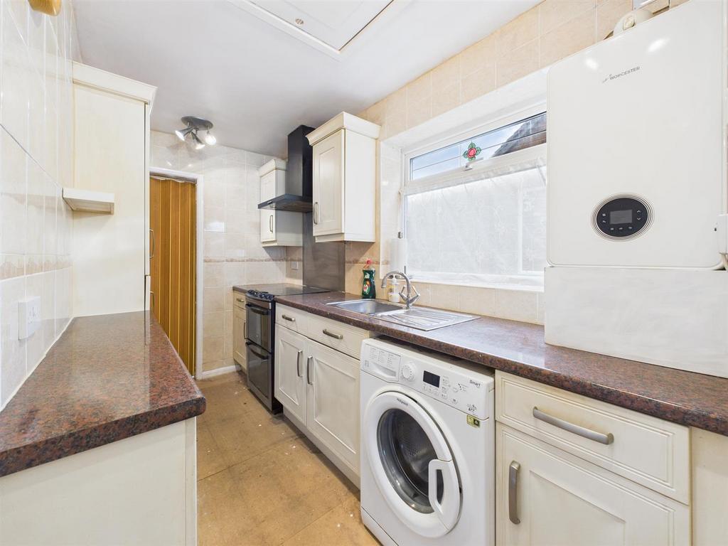 Kitchen: