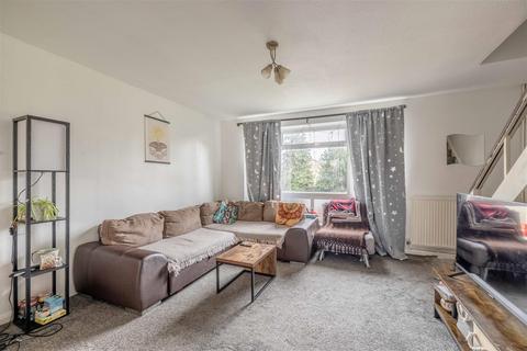 2 bedroom apartment for sale, Montpellier Court, St. Leonards Road, Windsor
