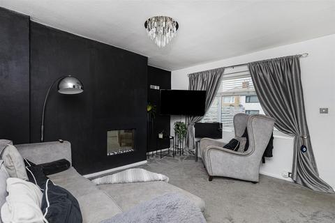 2 bedroom end of terrace house for sale, Ainley Road, Huddersfield HD3