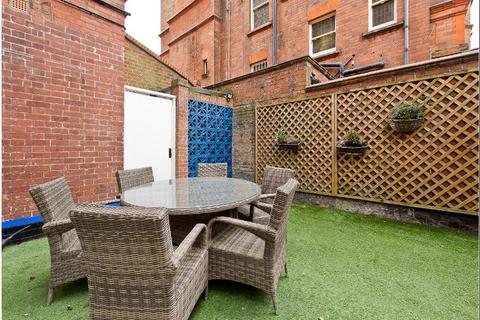 2 bedroom apartment for sale, Eton Avenue, Belsize Park, London, NW3