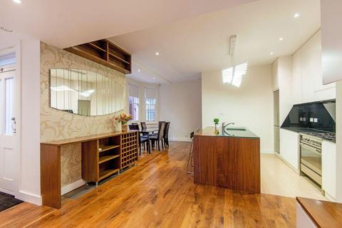 2 bedroom apartment for sale, Eton Avenue, Belsize Park, London, NW3