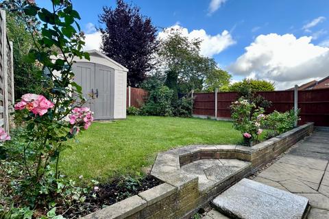 3 bedroom detached house to rent, Marigold Crescent, Melton Mowbray, LE13