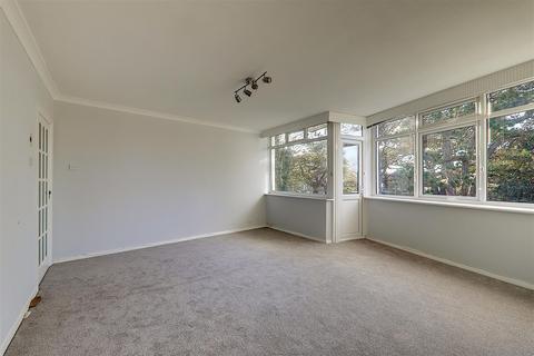 undefined, Grand Avenue, Worthing