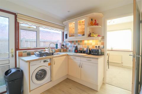 3 bedroom detached bungalow to rent, Fairhaven Way, Newmarket CB8