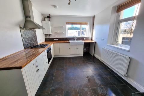 3 bedroom terraced house to rent, Hannah Street, Barry, CF63