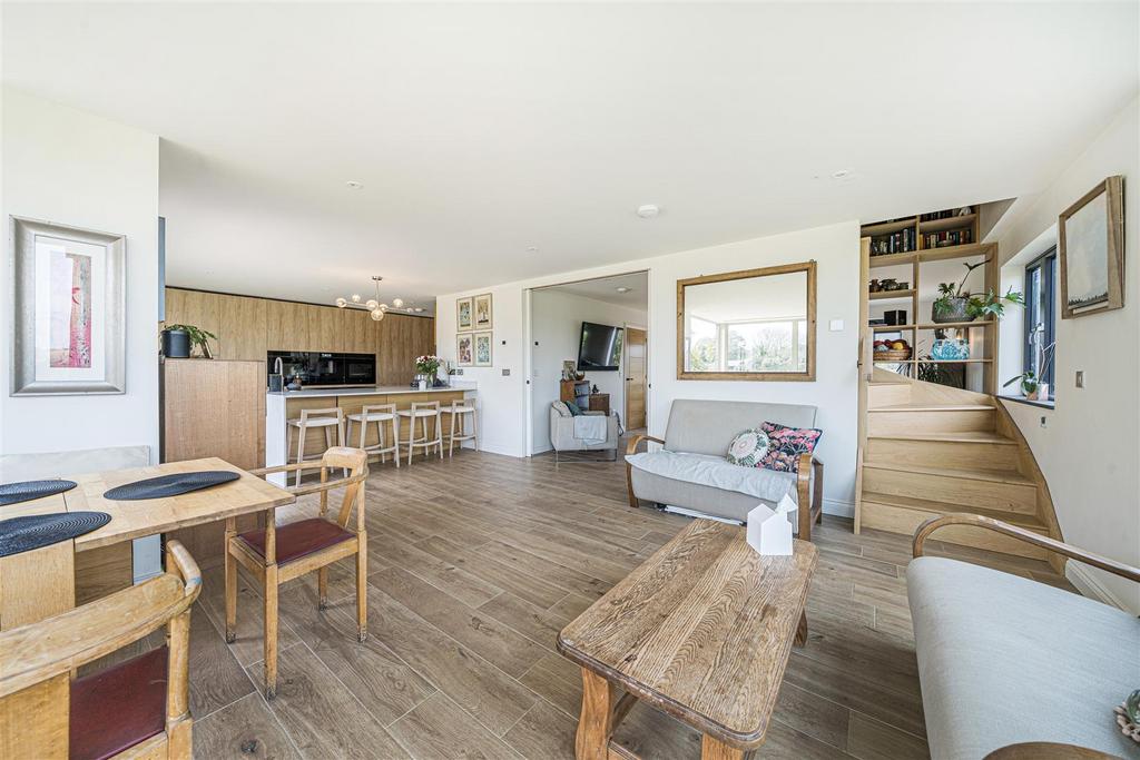 Kitchen &amp; Reception Room