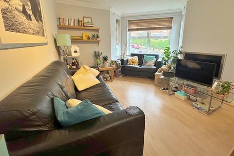 2 bedroom flat to rent, Alum Chine