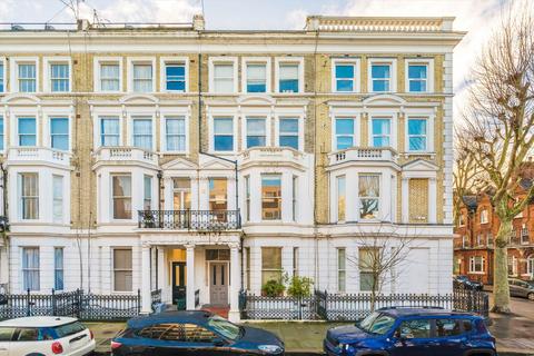 2 bedroom flat to rent, Castletown Road, London W14