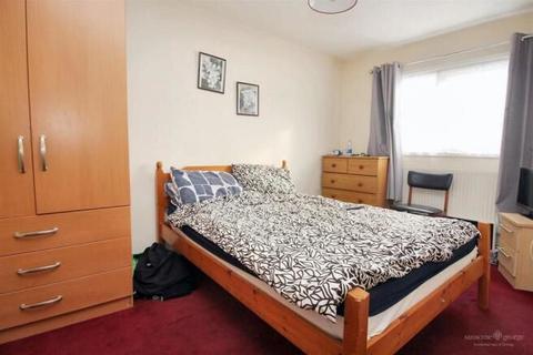 3 bedroom terraced house for sale, 40 Helmsdale Close, Reading, Berkshire, RG30 2PS