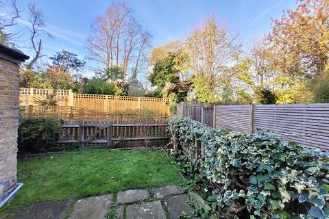 3 bedroom apartment to rent, Dalkeith Road, Dulwich, London, SE21