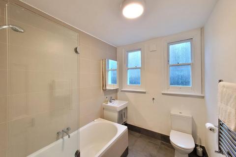 3 bedroom apartment to rent, Dalkeith Road, Dulwich, London, SE21
