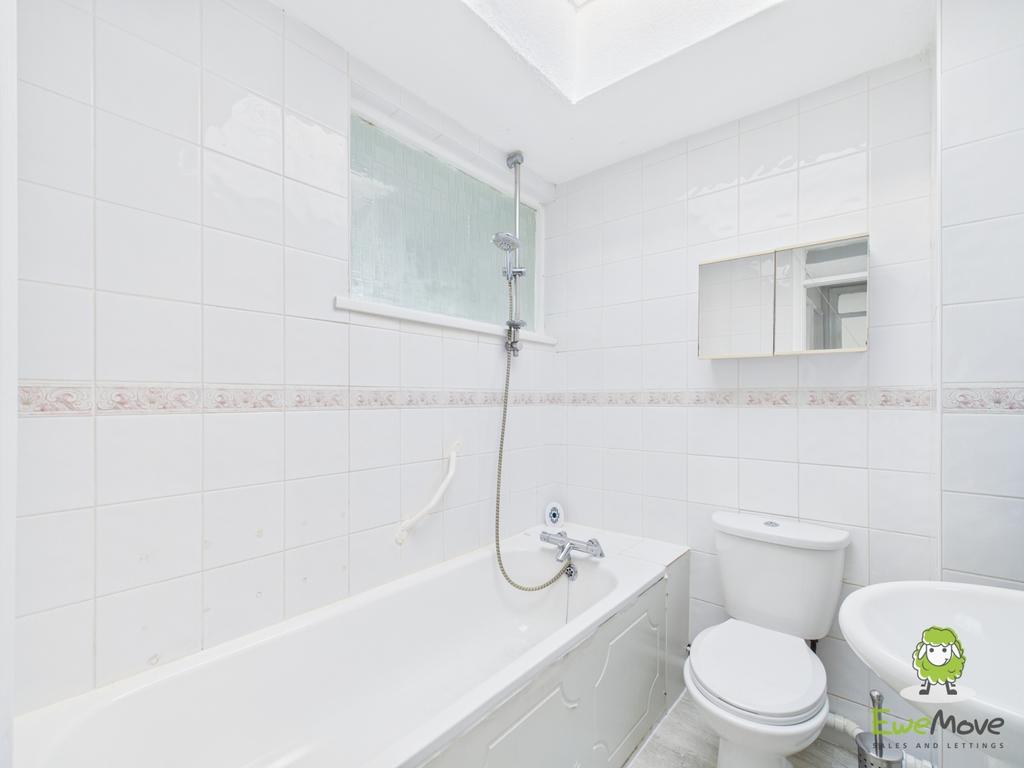 Ewe Move Estate Agents Basingstoke - Ribble Way - B