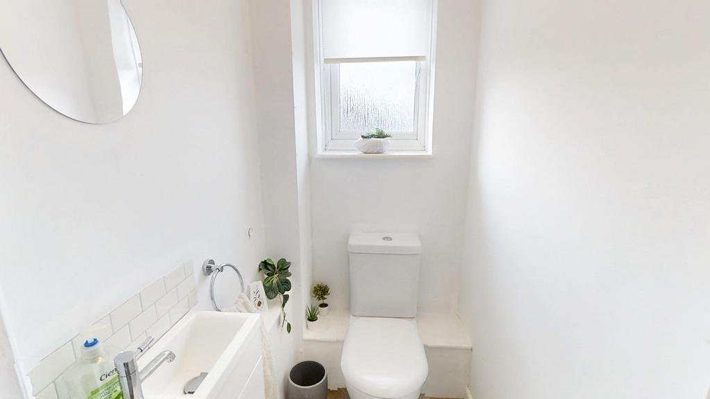 Brymers-Avenue-Portland-Dorset-UK-11262025 140133