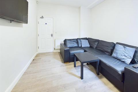 4 bedroom detached house to rent, Colchester Street, Coventry CV1