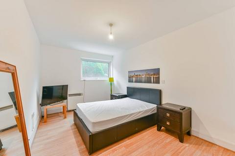 1 bedroom flat to rent, Queenstown Road, Battersea Park, Battersea, London, SW11