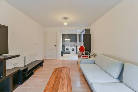 1 bedroom flat to rent, Queenstown Road, Battersea Park, Battersea, London, SW11