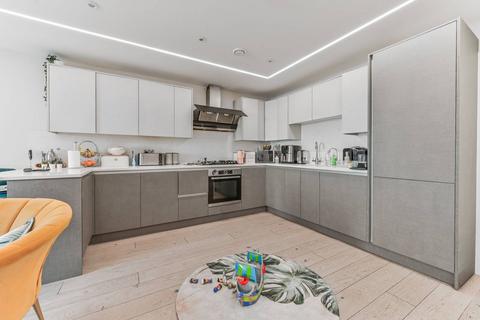 undefined, Russell Green Close, Purley, CR8