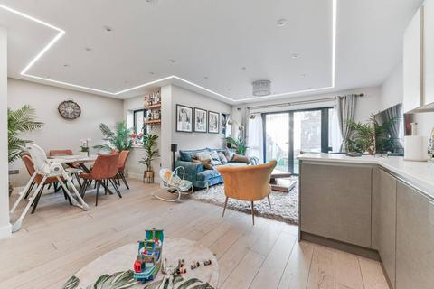 undefined, Russell Green Close, Purley, CR8