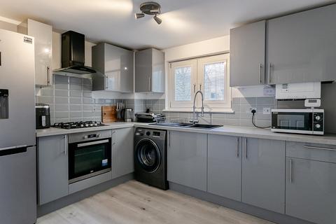 2 bedroom flat for sale, Peasehill Road, Rosyth, Dunfermline, KY11