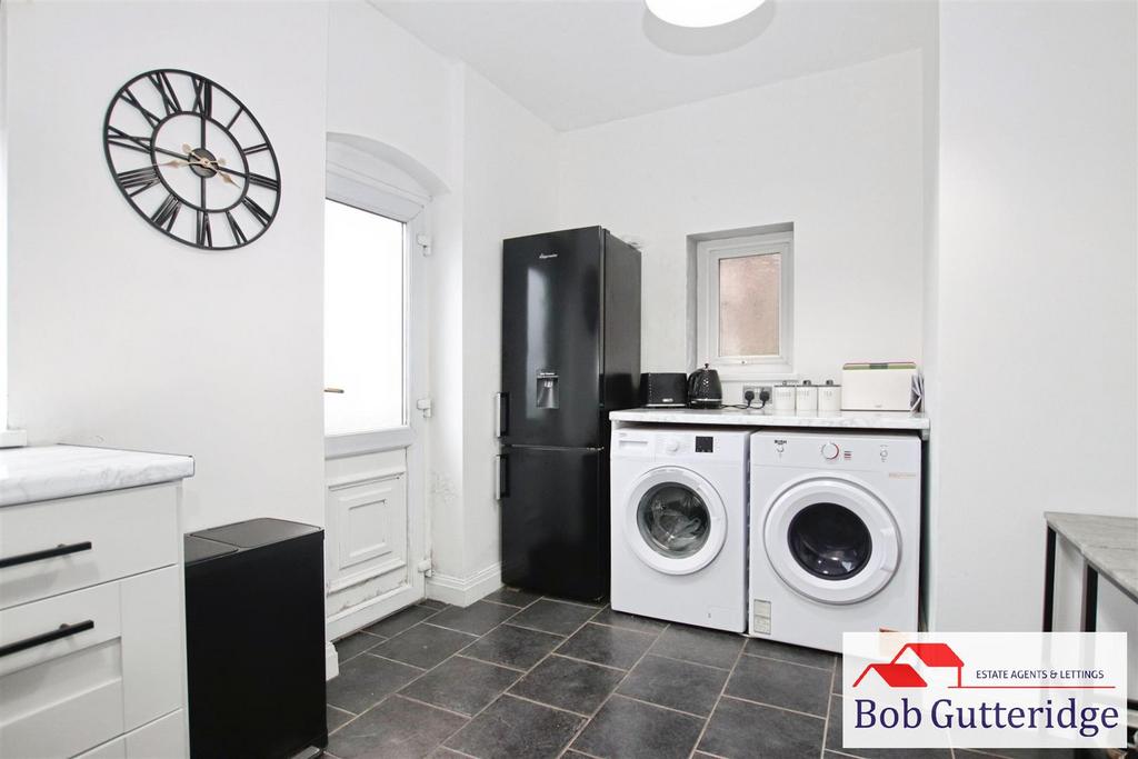 Fitted kitchen
