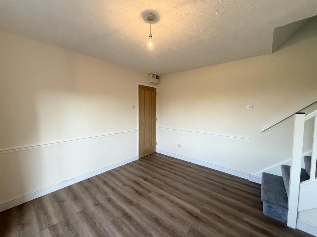 Living Room 2.jpg
