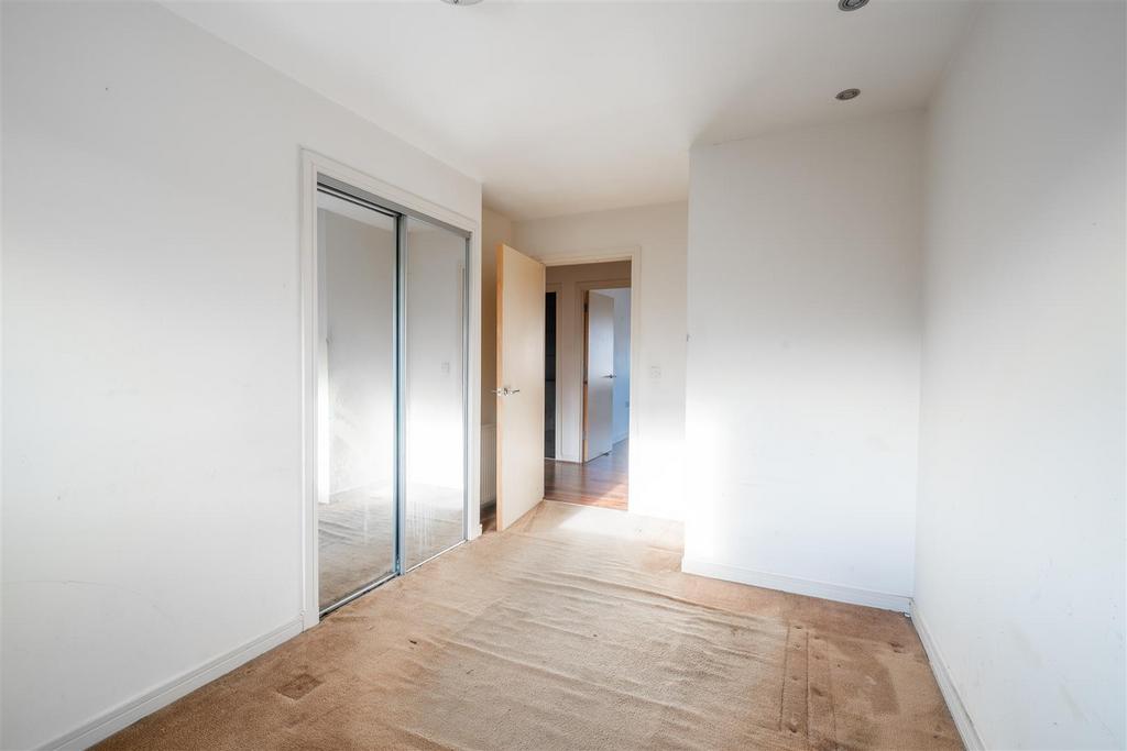 Bedroom.two.b.jpg