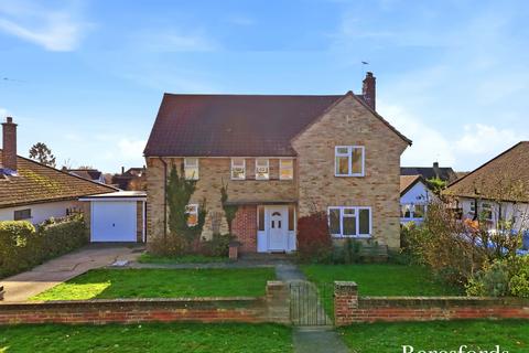 4 bedroom detached house for sale, High Fields, Dunmow, CM6