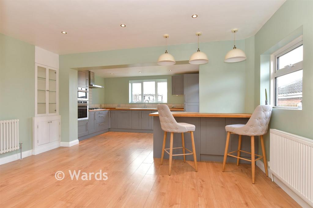 Kitchen/Dining Area