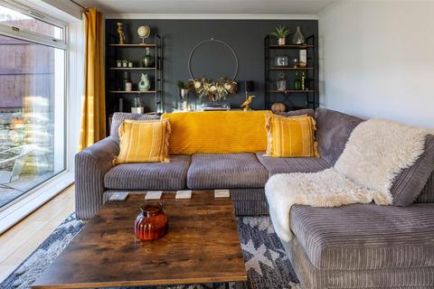 3 bedroom end of terrace house for sale, Bruce Crescent, Perth