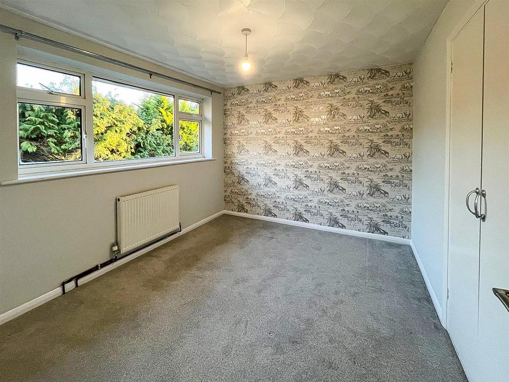 2 Awbrook Cl Bedroom 2.jpg