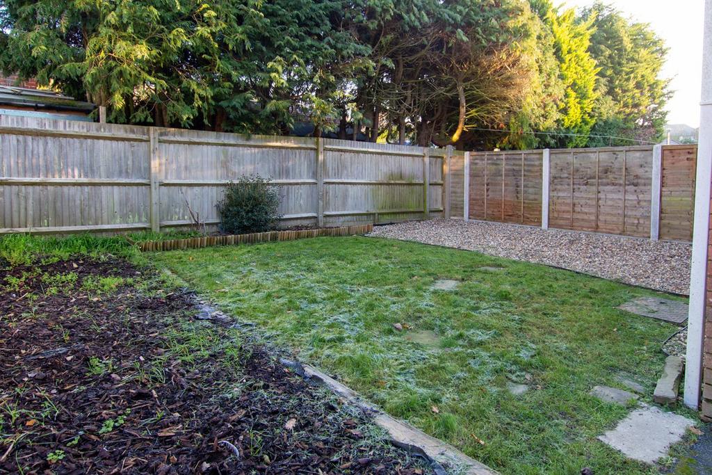 2 Awbrook Cl - Garden-1.jpg