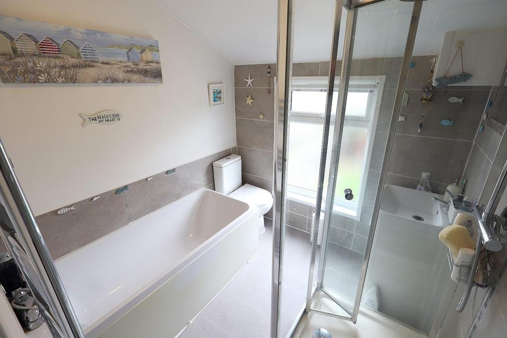 1st Floor Bathroom