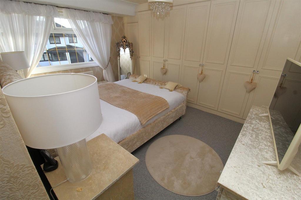 Bed2.JPG
