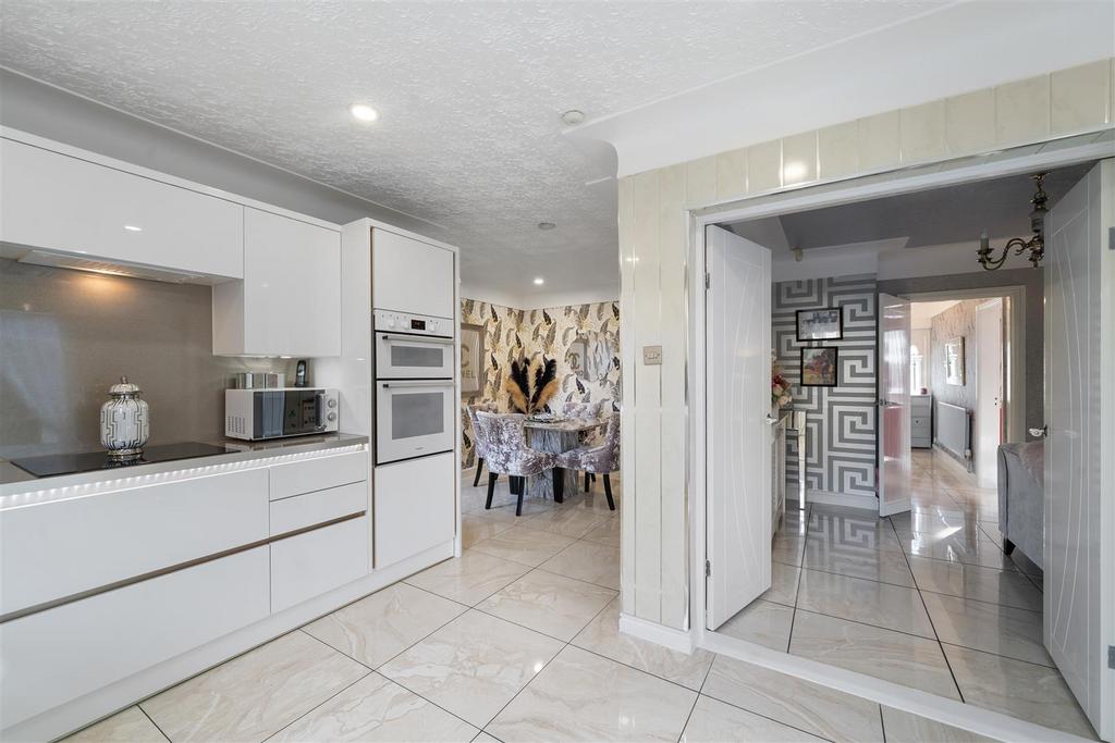 Kitchen1.jpg
