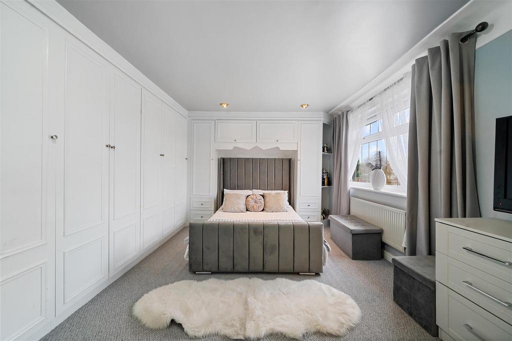 Bed1.jpg