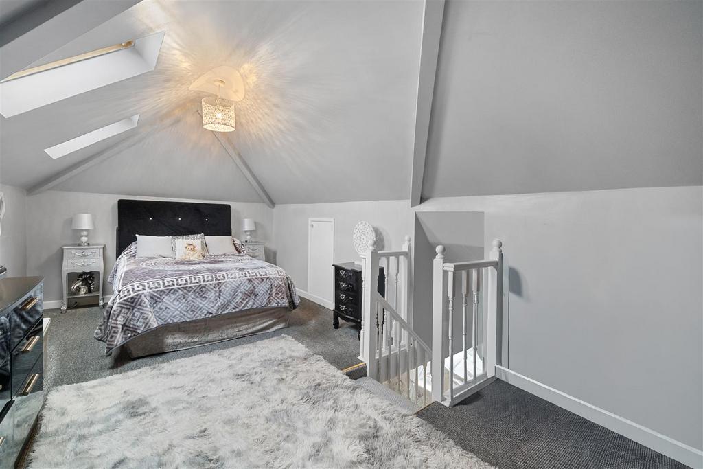 Loft1.jpg
