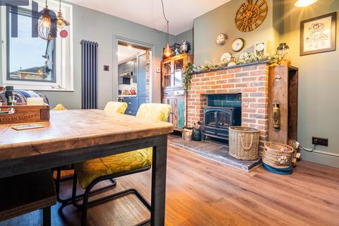 2 bedroom semi-detached house for sale, Ventnor PO38