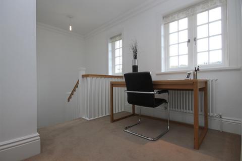 undefined, WESTHUMBLE STREET, WESTHUMBLE, RH5