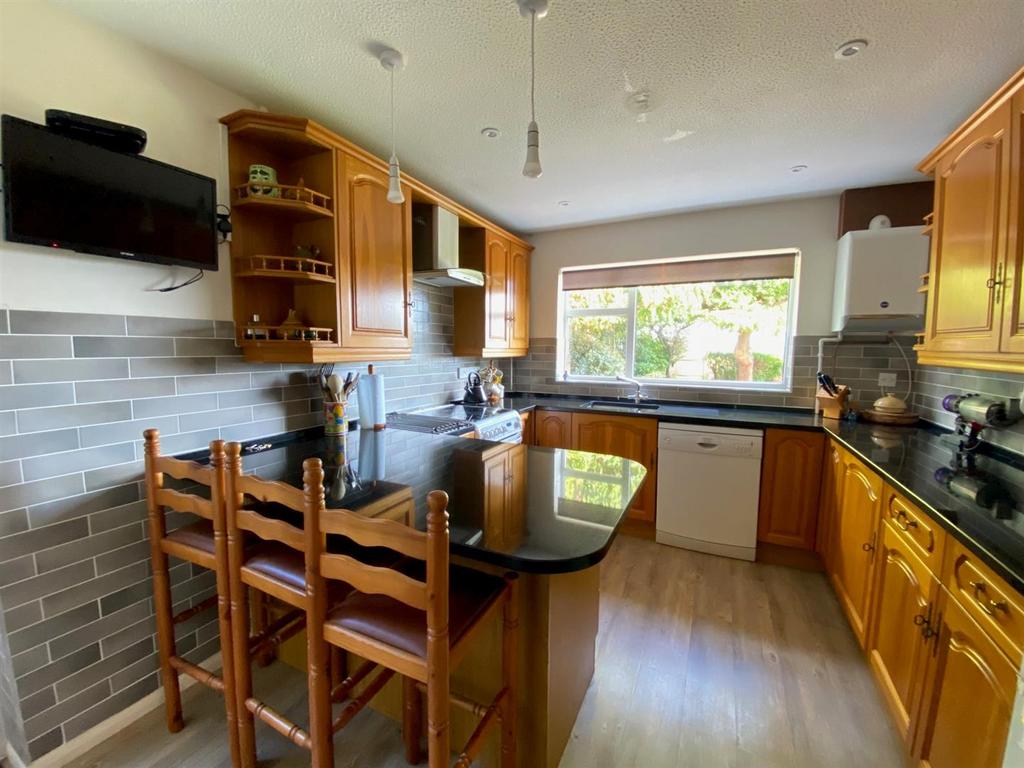 Kitchen Breakfast Room.jpg