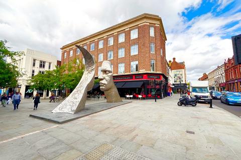 undefined, Silver Street, Bedford, Bedfordshire, MK40